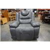 Image 15 : GREY LEATHER RECLINER WITH CENTER CONSOLE AND RECLINING ARMCHAIR