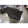 Image 19 : GREY LEATHER RECLINER WITH CENTER CONSOLE AND RECLINING ARMCHAIR