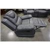 Image 23 : GREY LEATHER RECLINER WITH CENTER CONSOLE AND RECLINING ARMCHAIR