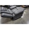 Image 25 : GREY LEATHER RECLINER WITH CENTER CONSOLE AND RECLINING ARMCHAIR