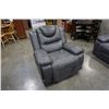 Image 26 : GREY LEATHER RECLINER WITH CENTER CONSOLE AND RECLINING ARMCHAIR