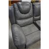 Image 6 : GREY LEATHER RECLINER WITH CENTER CONSOLE AND RECLINING ARMCHAIR
