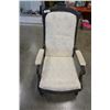 Image 2 : VINTAGE HIGHLY CARVED UPHOLSTERED CHAIR