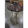 Image 8 : PAIR OF MARBLE TOP SIDE TABLES