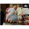 Image 3 : 2 TRAYS OF DOLLS