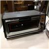 Image 2 : TOASTER OVEN AND ANCHOR STORAGE DISHES