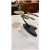 Image 3 : PEWTER FRANKLIN MINT STARSHIP ENTERPRISE AND KLINGON CRUISER FIGURES ON STANDS