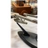 Image 4 : PEWTER FRANKLIN MINT STARSHIP ENTERPRISE AND KLINGON CRUISER FIGURES ON STANDS