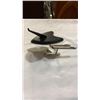 Image 5 : PEWTER FRANKLIN MINT STARSHIP ENTERPRISE AND KLINGON CRUISER FIGURES ON STANDS