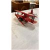 Image 3 : RED METAL PLANE