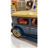 Image 9 : VINTAGE TIN LITHO TOY CAR