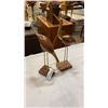 Image 2 : 2 BRASS AND WOOD BIRD FIGURES