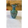 Image 4 : CLOISONNE STYLE VASE AND LIDDED DISH