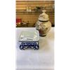 Image 1 : EASTERN VASE STAMPED ON BOTTOM AND BLUE AND WHITE PEDESTAL
