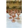 Image 3 : TRAY OF CRYSTAL AND COLORED GLASSES