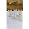 Image 9 : TRAY OF CRYSTAL AND COLORED GLASSES