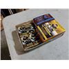 Image 3 : TRAY OF HOCKEY CARDS - OPEN PACKS