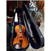 Image 1 : GOLDEN MAPLE VIOLIN WITH BOW IN CASE