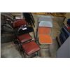Image 1 : 5 METAL FOLDING CHAIRS