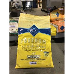 Blue Buffalo Freedom Grain Free Healthy Weight Recipe Dog Food (10.9kg)