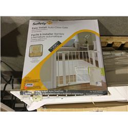 Safety 1st Easy Install Auto-Close Gate (29"-38" x 28")