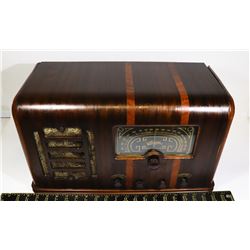 VINTAGE ADDISON RADIO