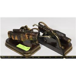 VINTAGE CAST METAL GOLF BAG BOOKENDS WITH GOLF