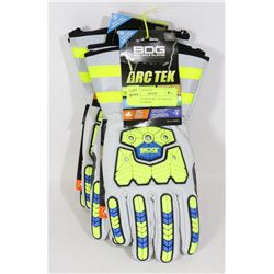2 PAIRS OF BDG ARC-TEC WINTER GLOVES (LARGE)