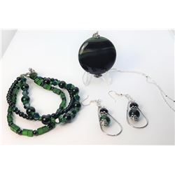 11)  SET OF GREEN STRIPE AGATE JEWELRY