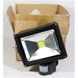 LOT OF 1 NEW LED 30W MOTION SENSOR FLOOD LIGHT