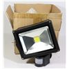 Image 1 : LOT OF 1 NEW LED 30W MOTION SENSOR FLOOD LIGHT