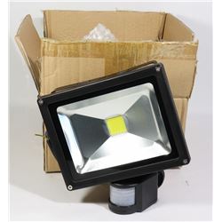 LOT OF 1 NEW LED 30W MOTION SENSOR FLOOD LIGHT