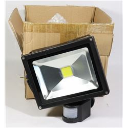 LOT OF 1 NEW LED 30W MOTION SENSOR FLOOD LIGHT