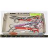 Image 1 : 1 BOX OF 8 SALON HAIRDRESSERS SCISSORS/SHEARS