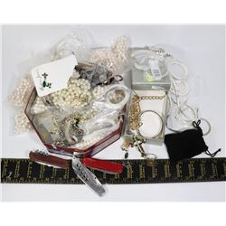 LARGE TIN OF ASSORTED JEWELRY