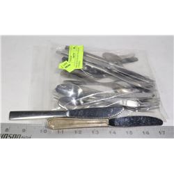 BAG OF 20 COLLECTORS AIRLINE UTENSILS