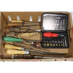 ESTATE FLAT OF VINTAGE/ MODERN TOOLS