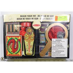 DELUXE MAGIC KIT SET IN BOX NEW