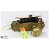 Image 1 : ANTIQUE BRASS DOOR KNOB SET WITH LATCHES