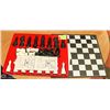 Image 1 : 1960S LOWE RENAISSANCE CHESSMENT CHESS SET
