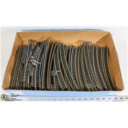 TRAY OF VARIOUS HO TRACK