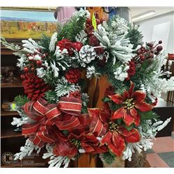 MEDIUM/LARGE POINSETTIA CHRISTMAS WREATH