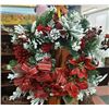 Image 1 : MEDIUM/LARGE POINSETTIA CHRISTMAS WREATH