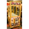 Image 1 : MAGIC BOX  COIN OPERATED CLAW MACHINE-WORKING