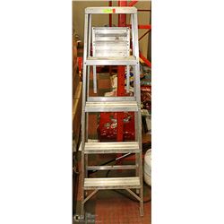 REYNOLDS 5 FOOT ALUMINUM STEP LADDER