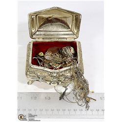 VINTAGE ORNATE JEWELLERY BOX FULL OF JEWELLERY