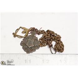 ANTIQUE CLIP WITH TWO PENDANTS ON CHAIN
