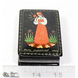 AUTHENTIC RUSSIAN HAND PAINTED BOX PALEKH W/