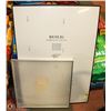 Image 1 : 2 LARGE PICTURE FRAMES
