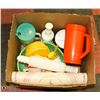 Image 1 : VINTAGE TUPPERWARE- ASSORTED BOX LOT